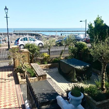 Marina Retreat - Stunning 4 Bedroom, 3 Bathroom House With Harbour Views! رامْسْغيت المظهر الخارجي الصورة