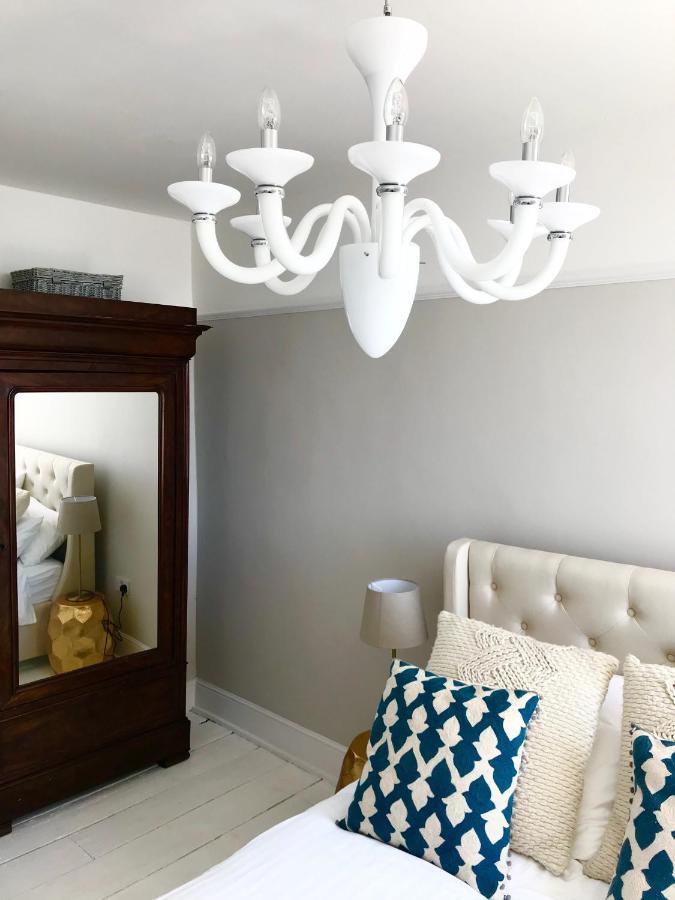 Marina Retreat - Stunning 4 Bedroom, 3 Bathroom House With Harbour Views! رامْسْغيت المظهر الخارجي الصورة